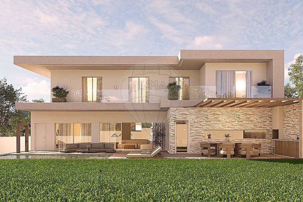 Moradia T5 contemporânea com piscina em Tires
